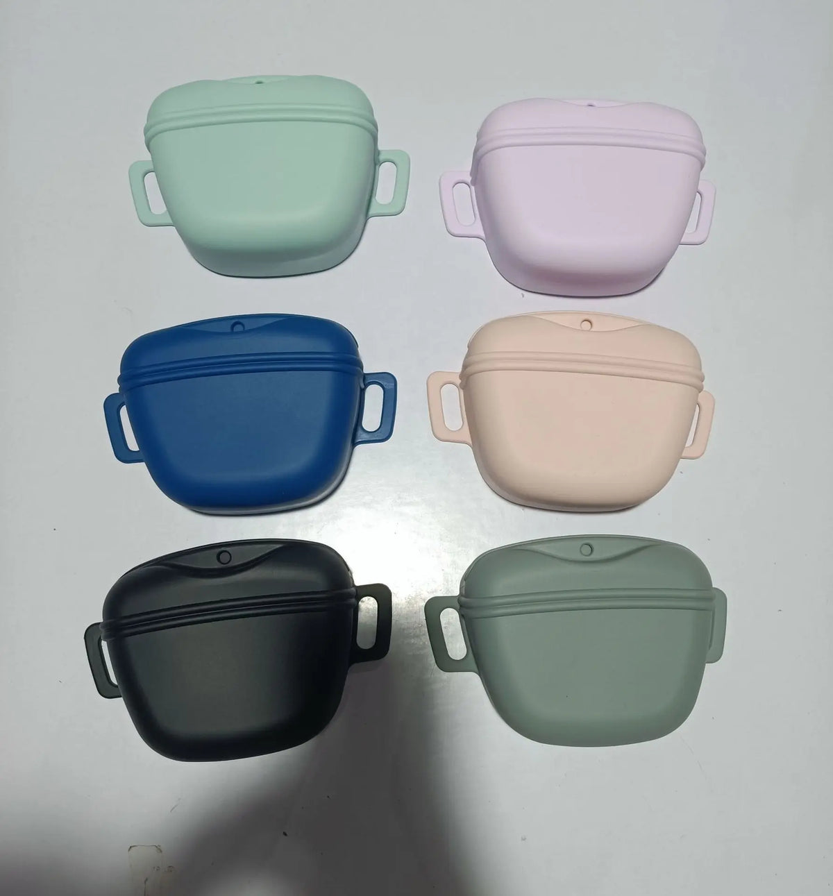 Silicone Treat Pouch — Clip-On Training Bag with Belt